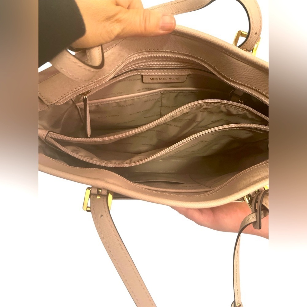 NWOT Michael Kors Ecru Cream Leather Jet Set Large Snap Pocket Tote Bag NEW - Picture 6 of 6